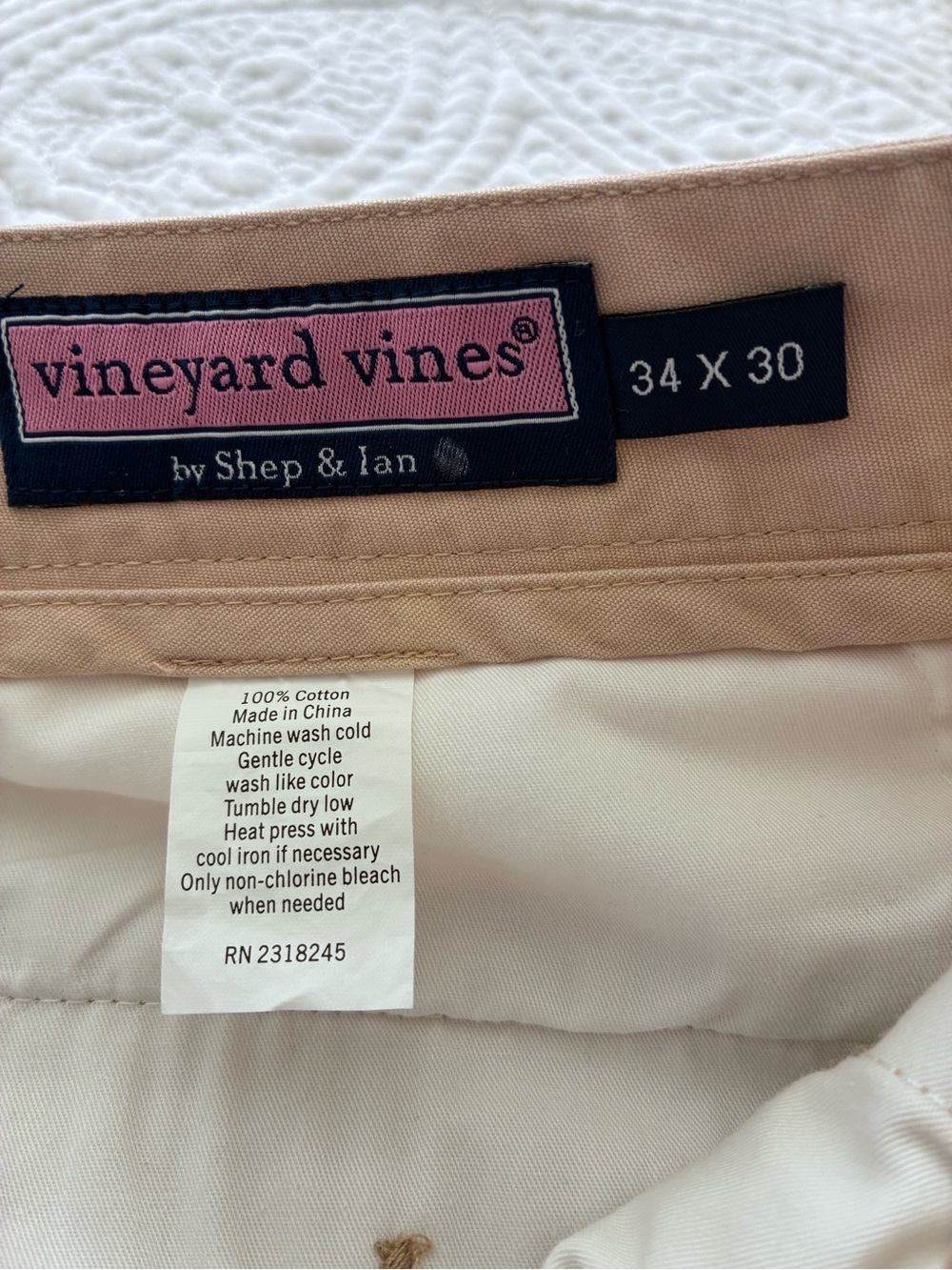 Vineyard Vines- Classic Men’s Khaki Pants - Comfortable Everyday Chinos - Picture 2 of 3